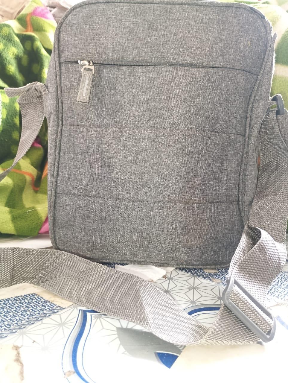 Men’s Sling Bag Crossbody Shoulder Bag Water Resistant Stylish Messenger Bag for Daily Use